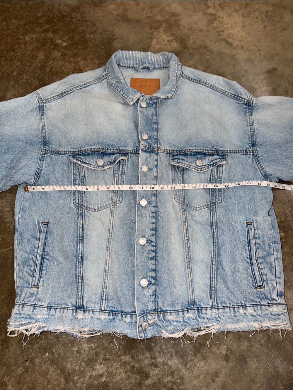 & Denim Distressed Oversized Denim Jacket Light Wash Raw Hem XL Fall Tailgate - Picture 3 of 12